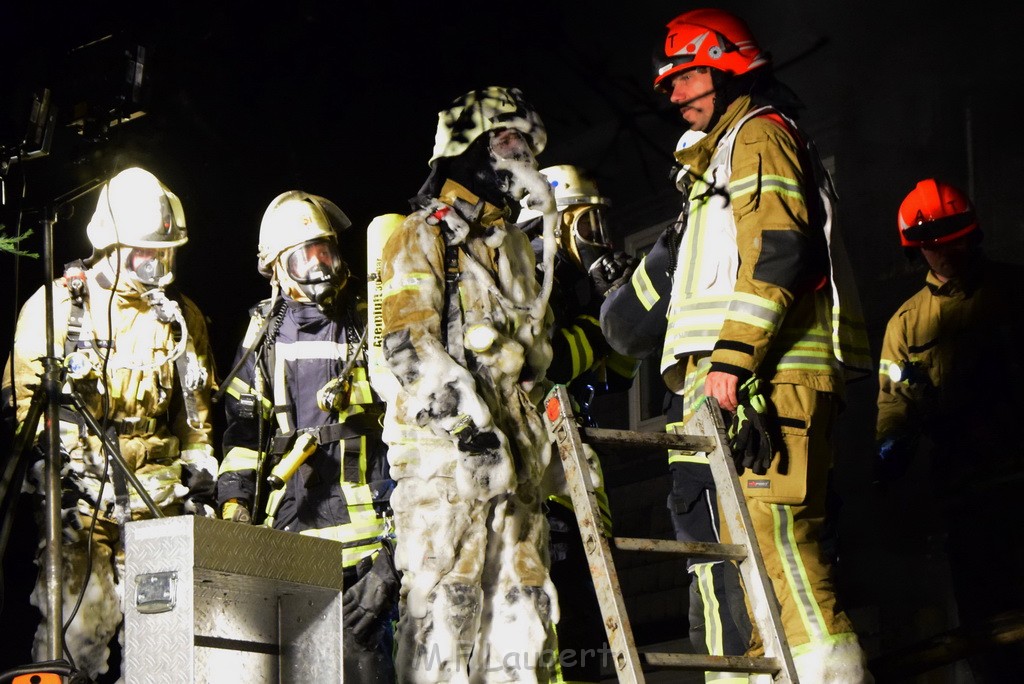 Grossfeuer Einfamilienhaus Siegburg Muehlengrabenstr P0394.JPG - Miklos Laubert